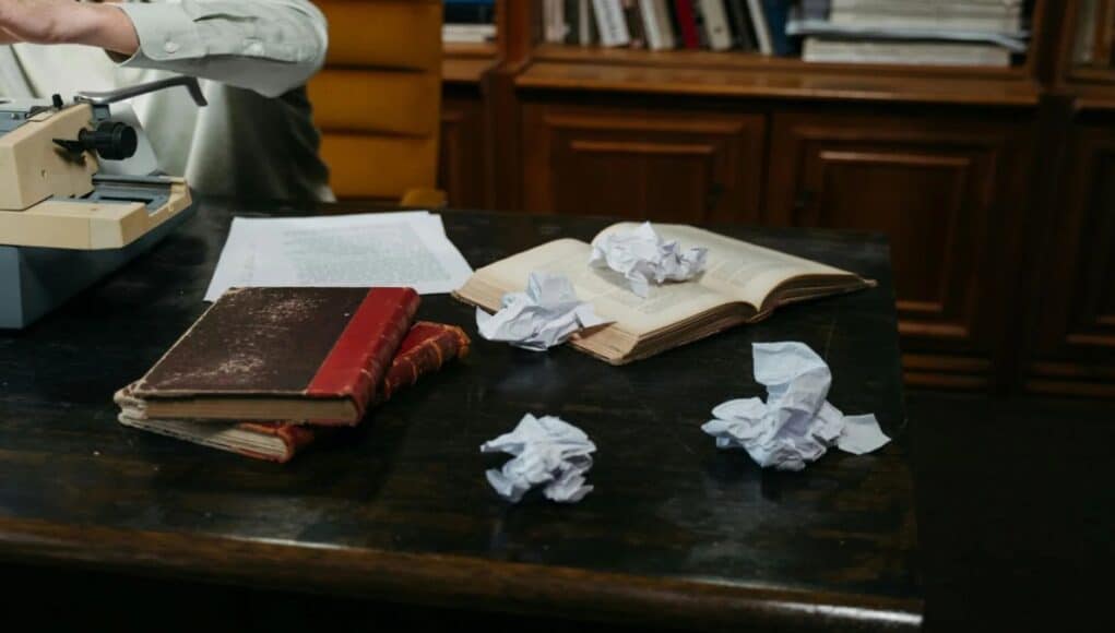 Un cuento premiado abre el debate más incómodo para la literatura, el jurado no puede demostrar si se hizo con IA Un cuento premiado abre el debate más incómodo para la literatura: el jurado no puede demostrar si se hizo con IA