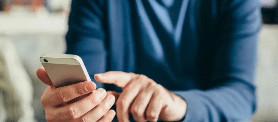 El riesgo, no nace de robar datos, sino del interruptor que convierte contenido visible en información privada inferida.