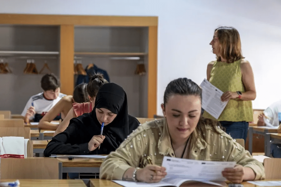 Tanto docentes como alumnos coinciden en que la IA representa una oportunidad para mejorar la educación.