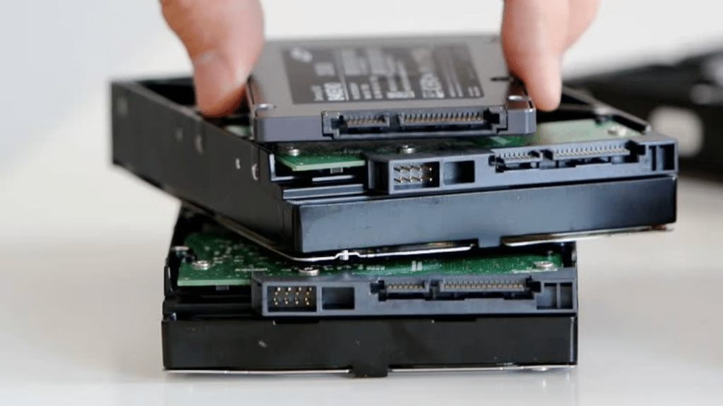 Chrome instala una IA de 4 GB en tu PC sin tu permiso ni que te des cuenta