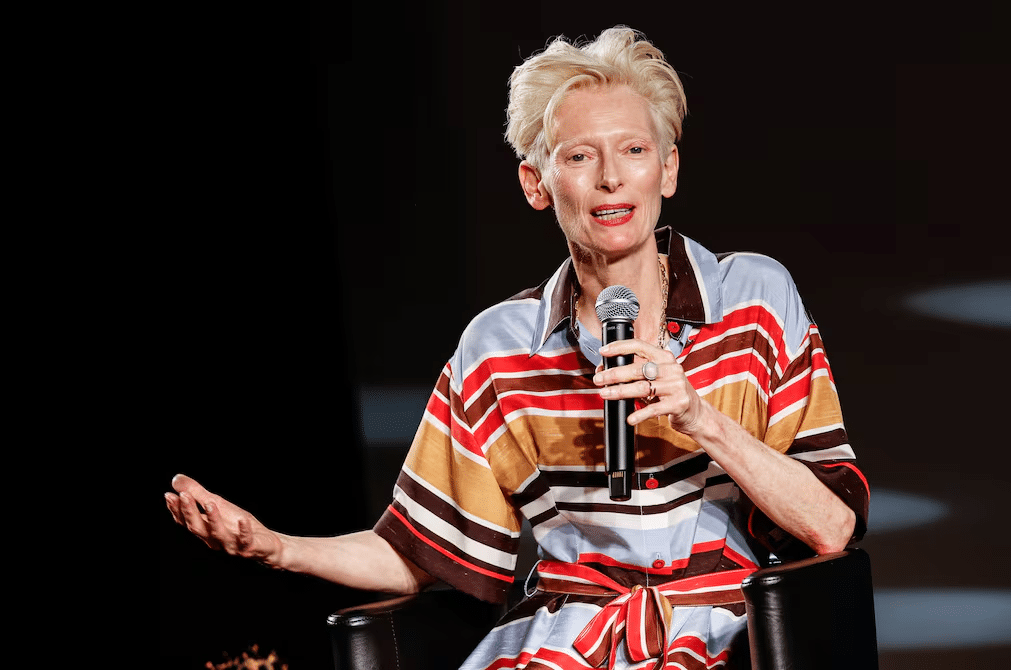 La IA no sería una amenaza real para el cine si los creadores evitan las fórmulas repetidas y apuestan por lo impredecible dice Tilda Swinton