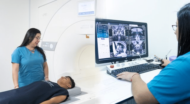 esta IA no aprende mirando historiales de pacientes
