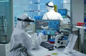Cambridge Prueba en Humanos una Vacuna Diseñada por IA Contra Múltiples Virus Cambridge Prueba en Humanos una Vacuna Diseñada por IA Contra Múltiples Virus