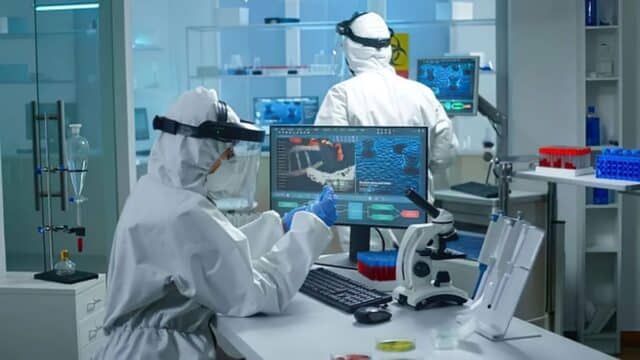 Cambridge Prueba en Humanos una Vacuna Diseñada por IA Contra Múltiples Virus Cambridge Prueba en Humanos una Vacuna Diseñada por IA Contra Múltiples Virus