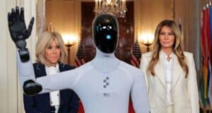 Contradicción de los Trump con la IA: Melania Celebra su Buen Uso y Donald la Emplea para la Guerra