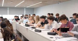 Europa Pone en Marcha un Plan para Formar a Jóvenes en IA y España Será uno de los Beneficiados
