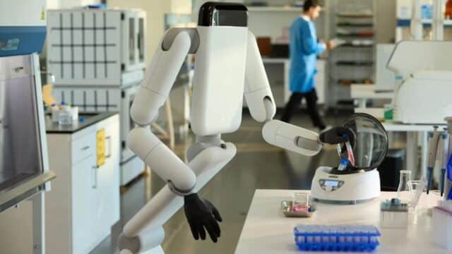 Genesis AI Presenta a Eno, el Robot Humanoide Diseñado para Adaptarse a Casi Cualquier Fábrica Genesis AI Presenta a Eno, el Robot Humanoide Diseñado para Adaptarse a Casi Cualquier Fábrica