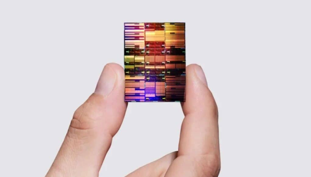 IBM Presenta el Primer Chip de 0,7 Nanómetros que Multiplican por Cinco la Potencia en Móviles IBM Presenta el Primer Chip de 0,7 Nanómetros que Multiplican por Cinco la Potencia en Móviles