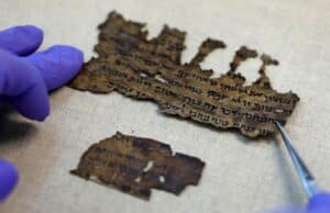 La IA ha visto algo en los Manuscritos del Mar Muerto que revela ser más antiguos que la Biblia La IA ha visto algo en los Manuscritos del Mar Muerto que revela ser más antiguos que la Biblia