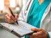 Medicare Confía en la IA para Aprobar Tratamientos, Mientras los Médicos Aseguran que Pasa lo Contrario Medicare Confía en la IA para Aprobar Tratamientos, Mientras los Médicos Aseguran que Pasa lo Contrario
