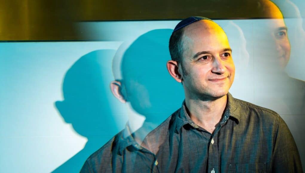 Noam Shazeer, Figura Importante en el Desarrollo de Gemini, Deja Google y se Suma al Equipo tras ChatGPT Noam Shazeer, Figura Importante en el Desarrollo de Gemini, Deja Google y se Suma al Equipo tras ChatGPT