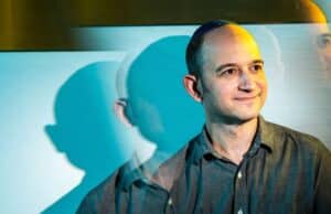 Noam Shazeer, Figura Importante en el Desarrollo de Gemini, Deja Google y se Suma al Equipo tras ChatGPT Noam Shazeer, Figura Importante en el Desarrollo de Gemini, Deja Google y se Suma al Equipo tras ChatGPT