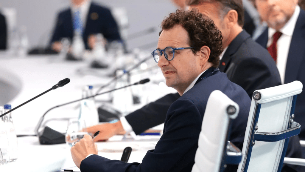 El G7 dejó claro que en la mesa del poder global ya no se sientan solo los jefes de Estado. También están quienes diseñan la máquina.