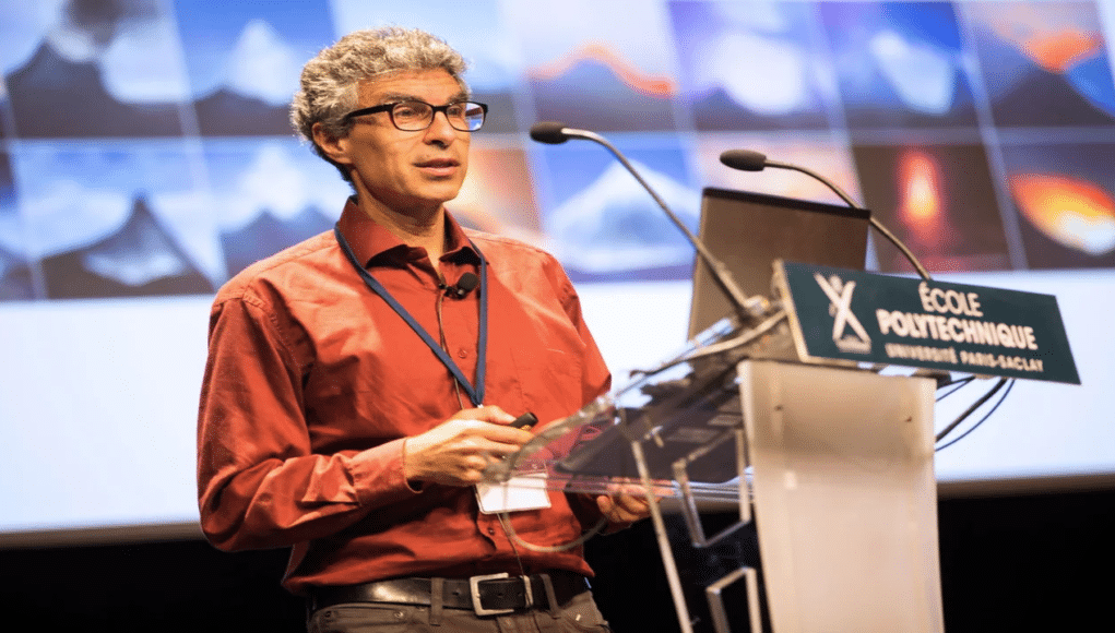 Experto Yoshua Bengio Advierte que la IA Podría Superar Nuestra Capacidad de Supervisión Experto Yoshua Bengio Advierte que la IA Podría Superar Nuestra Capacidad de Supervisión