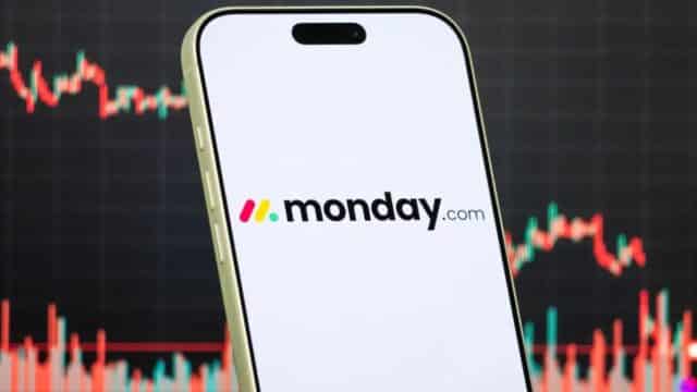 Monday.com Elimina 630 Puestos en Plena Carrera del Sector Tecnológico por la IA