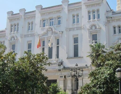 Un Abogado Recurrió a la IA Para Redactar un Recurso con 24 Citas Falsas y el TSXG lo Sancionó con Ironía Un Abogado Recurrió a la IA Para Redactar un Recurso con 24 Citas Falsas y el TSXG lo Sancionó con Ironía