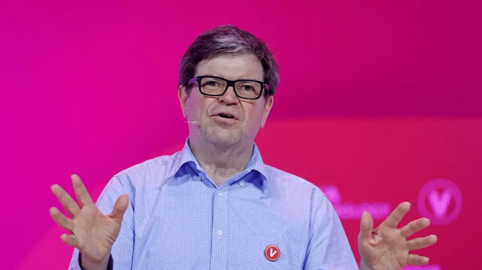 Yann LeCun, quien para desafiar el camino de ChatGPT, recaudó US$ 1.000 millones.