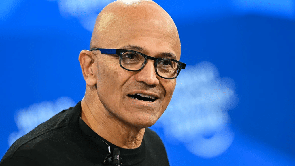 Satya Nadella, CEO de Microsoft, cuestiona los bloqueos de Claude Fable 5, el modelo de Anthropic