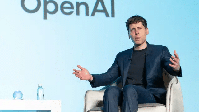 Andrew Ambrosino, responsable de Codex en OpenAI. explicó que diseñar sigue siendo más complejo para la IA que programar,