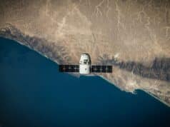 ESO Advierte que 5.000 Satélites Reflectantes de IA, Elevan un 30 % el Brillo del Cielo ESO Advierte que 5.000 Satélites Reflectantes de IA, Elevan un 30 % el Brillo del Cielo