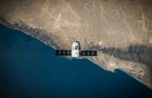 ESO Advierte que 5.000 Satélites Reflectantes de IA, Elevan un 30 % el Brillo del Cielo ESO Advierte que 5.000 Satélites Reflectantes de IA, Elevan un 30 % el Brillo del Cielo