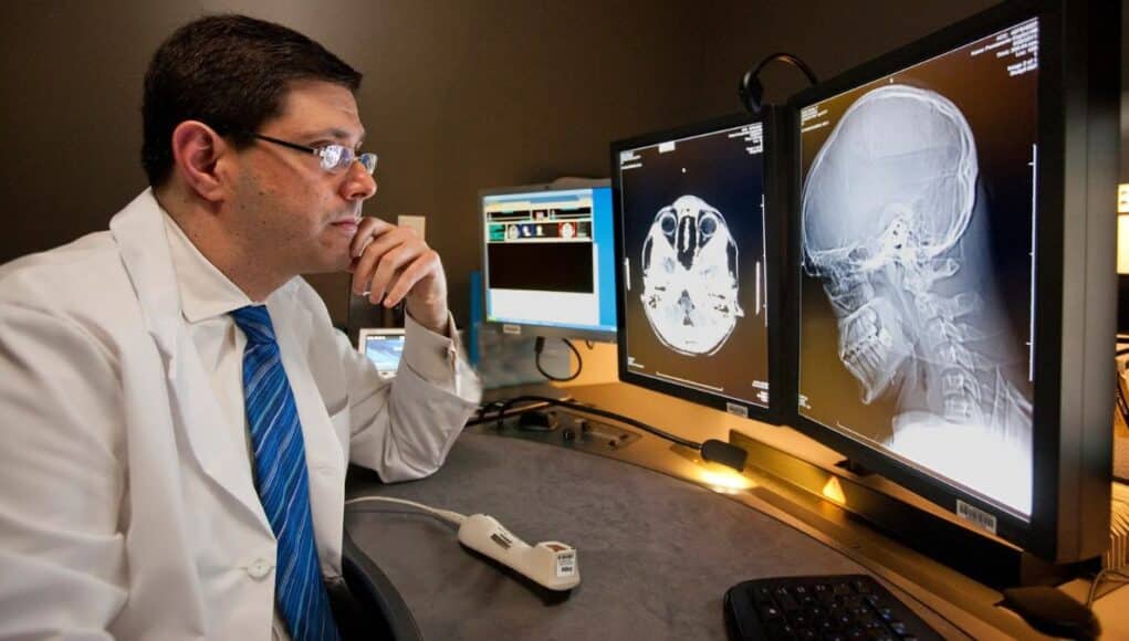 La IA Optimiza la Lectura de una Imagen Médica, Pero un Error Puede Ocultar una Hemorragia Cerebral La IA Optimiza la Lectura de una Imagen Médica, Pero un Error Puede Ocultar una Hemorragia Cerebral
