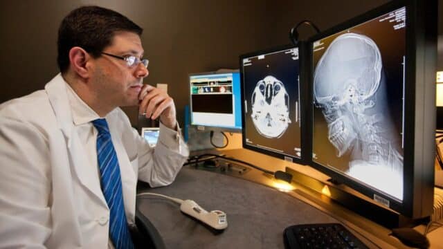 La IA Optimiza la Lectura de una Imagen Médica, Pero un Error Puede Ocultar una Hemorragia Cerebral La IA Optimiza la Lectura de una Imagen Médica, Pero un Error Puede Ocultar una Hemorragia Cerebral