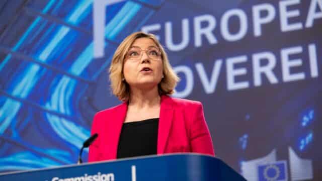 La Unión Europea da un Giro a su Política de IA: Prepara 7 Gigafábricas para Reducir la Ventaja de EEUU y China