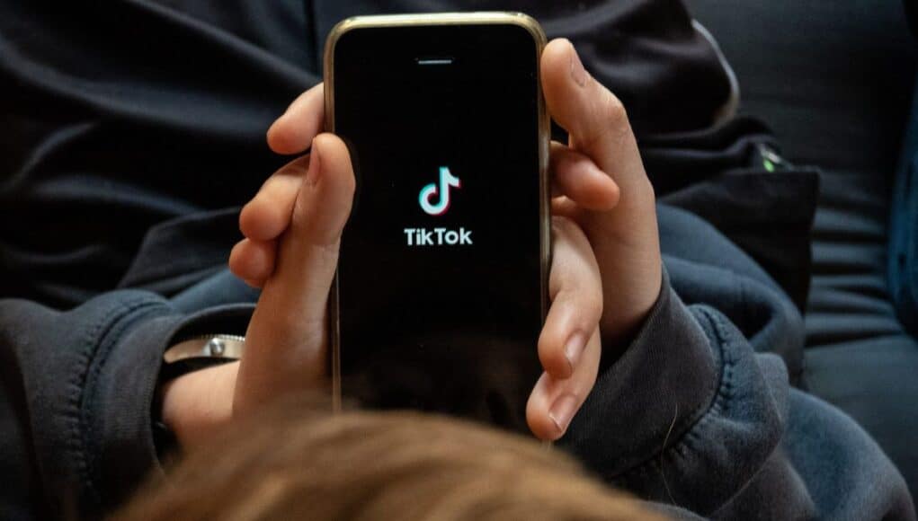 TikTok Quitá una Función de Seguridad Durante una Prueba, y un Usuario Acabó Suicidándose TikTok Quitá una Función de Seguridad Durante una Prueba, y un Usuario Acabó Suicidándose