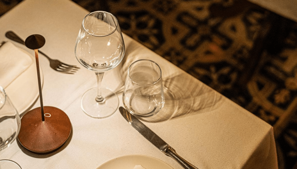 Clientes Usan un Vídeo con IA para No Pagar en un Restaurante de Galicia Clientes Usan un Vídeo con IA para No Pagar en un Restaurante de Galicia