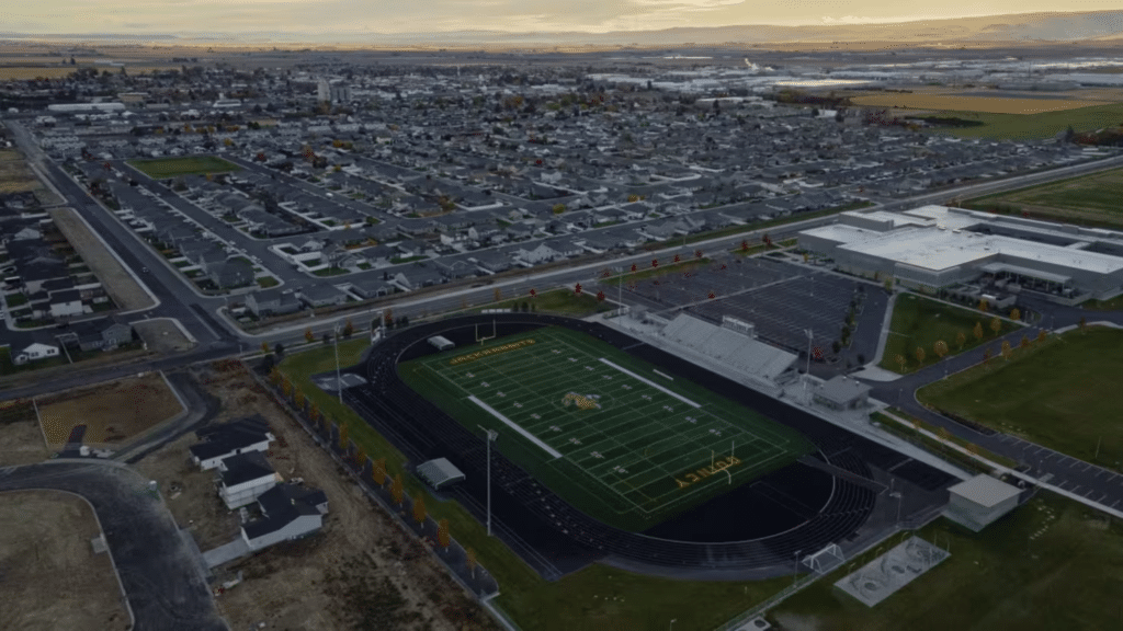 En 2024 los centros de datos ayudaron a financiar la escuela secundaria Quincy High School.