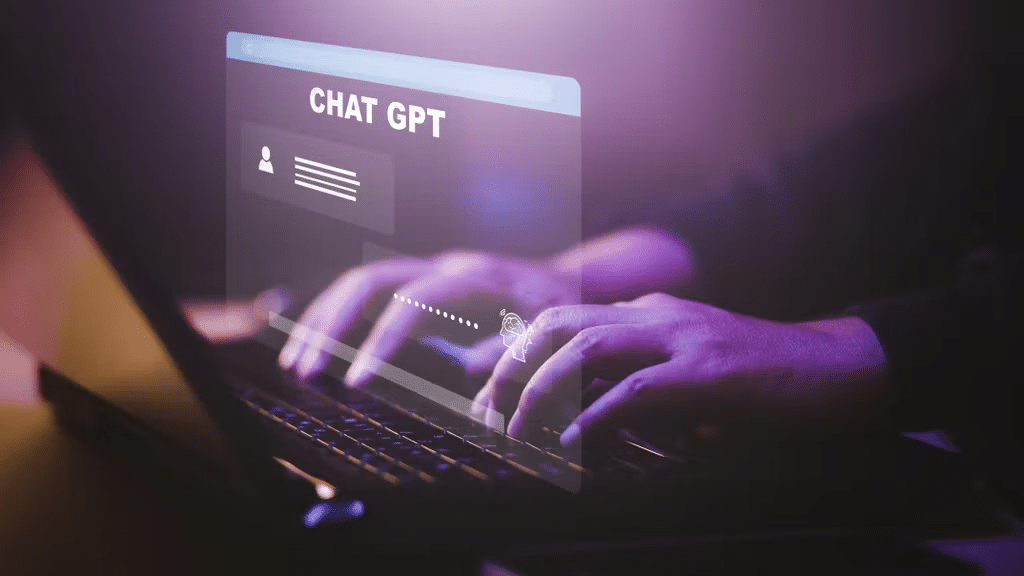 ChatGPT almacena por defecto tus conversaciones