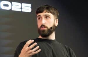 El CEO de Cohere advierte sobre lo que se ha convertido la IA: «El arma cibernética más potente jamás creada» El CEO de Cohere advierte sobre lo que se ha convertido la IA: «El arma cibernética más potente jamás creada»