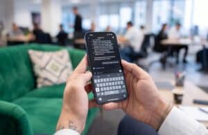 Empleados de OpenAI Pueden Revisar Tus Conversaciones con ChatGPT, y Cómo Evitarlo Empleados de OpenAI Pueden Revisar Tus Conversaciones con ChatGPT, y Cómo Evitarlo