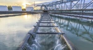 Rystad Energy Advierte que la IA Elevará el Consumo de Agua Hasta 644.000 Millones de Litros
