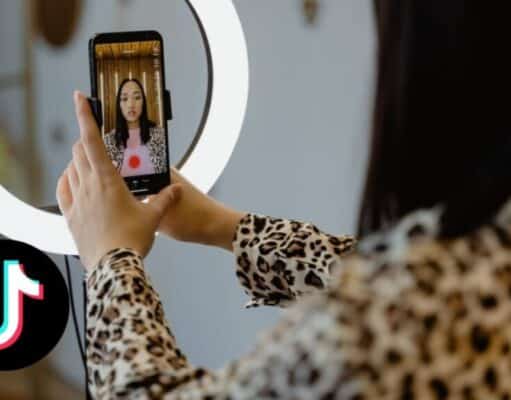 TikTok Live Suma una IA para Crear Resúmenes Automáticos de Directos TikTok Live Suma una IA para Crear Resúmenes Automáticos de Directos