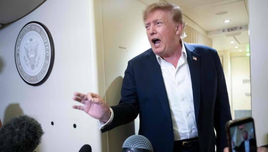 Trump Denuncia una Conspiración Contra la IA y Advierte que China se Está Beneficiando Trump Denuncia una Conspiración Contra la IA y Advierte que China se Está Beneficiando