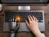 Turnitin Explica por Qué un Detector de IA No Basta para Confirmar Plagio Turnitin Explica por Qué un Detector de IA No Basta para Confirmar Plagio