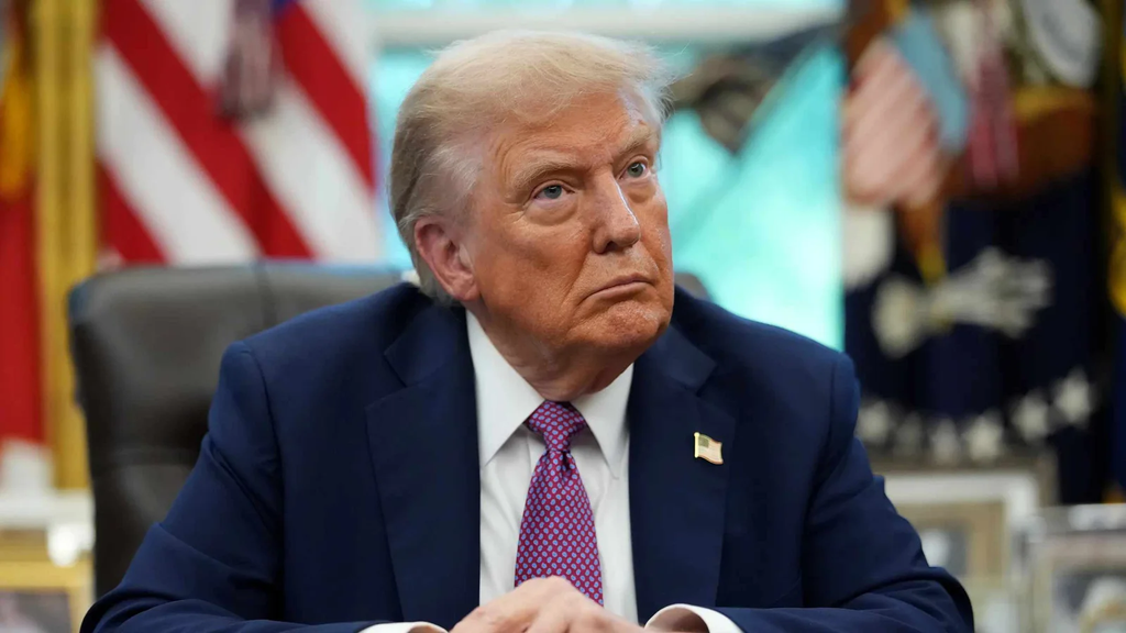 Durante una visita oficial a Irlanda, Donald Trump fue categórico: “Quien gane con la IA, gana”.