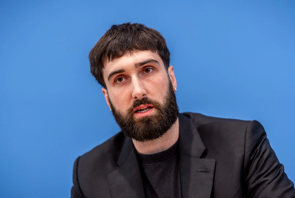 Aidan Gómez, CEO de Cohere, advierte que los modelos modernos de IA son “el arma cibernética más potente jamás creada”
