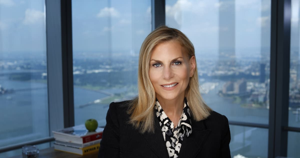 Dawn Ostroff, antigua directora de contenidos y negocio publicitario de Spotify, se incorporó como asesora a Vinyl Bar in Shibuya.