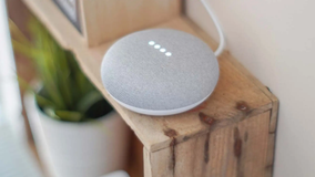 Claude podrá hablar con Google Home para gestionar luces, cámaras y lavadoras