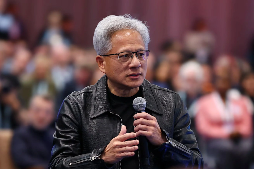 Jensen Huang Desestima Nuevas Leyes para la IA y Apela a la Responsabilidad Empresarial Jensen Huang Desestima Nuevas Leyes para la IA y Apela a la Responsabilidad Empresarial