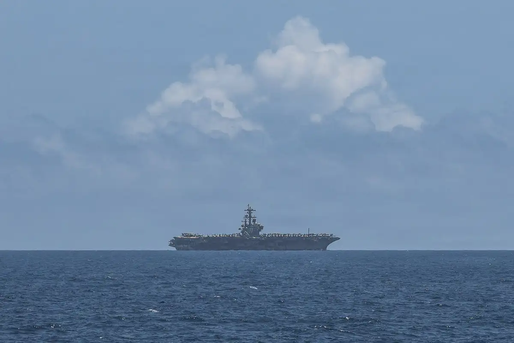 Buque chino que navegaba por Oriente Próximo, estuvo a punto de ser interceptado por Estados Unidos por error de una IA