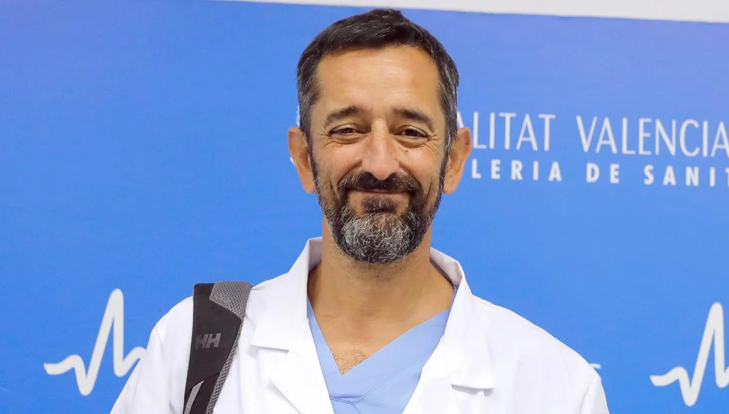 Pedro Cavadas alerta de estafa que usa su imagen y su voz con IA para vender productos milagro Pedro Cavadas alerta de estafa que usa su imagen y su voz con IA para vender productos milagro
