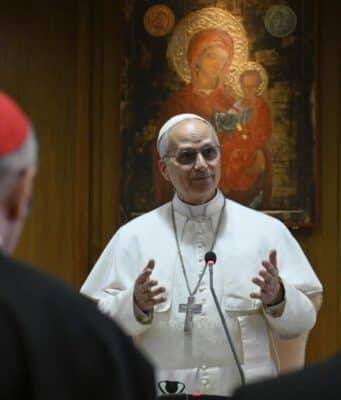 El Papa León XIV Advierte de que la IA Puede Convertir a las Personas en Mercancía