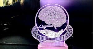 Neuralink Reduce de Diez Minutos Diarios a Semanales la Calibración de Implantes