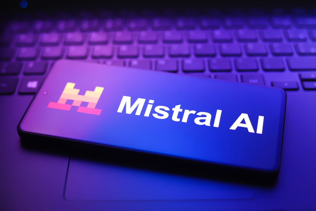 Mistral acaba de lanzar ML4, un sistema cuatro veces más capaz que su versión anterior, es de código abierto y sin costo.