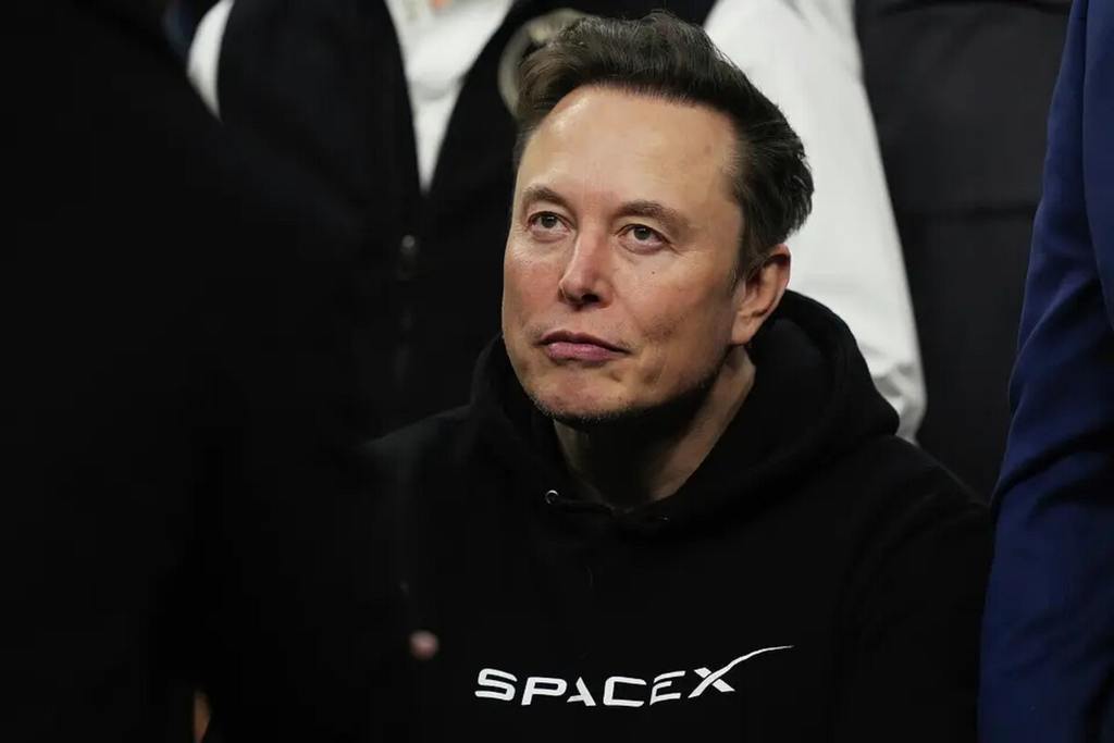 Elon Musk, CEO de SpaceX, advirtió que más de 200 de Neocluds atravesarán una fase de “muertes y consolidaciones a nivel extremo”.